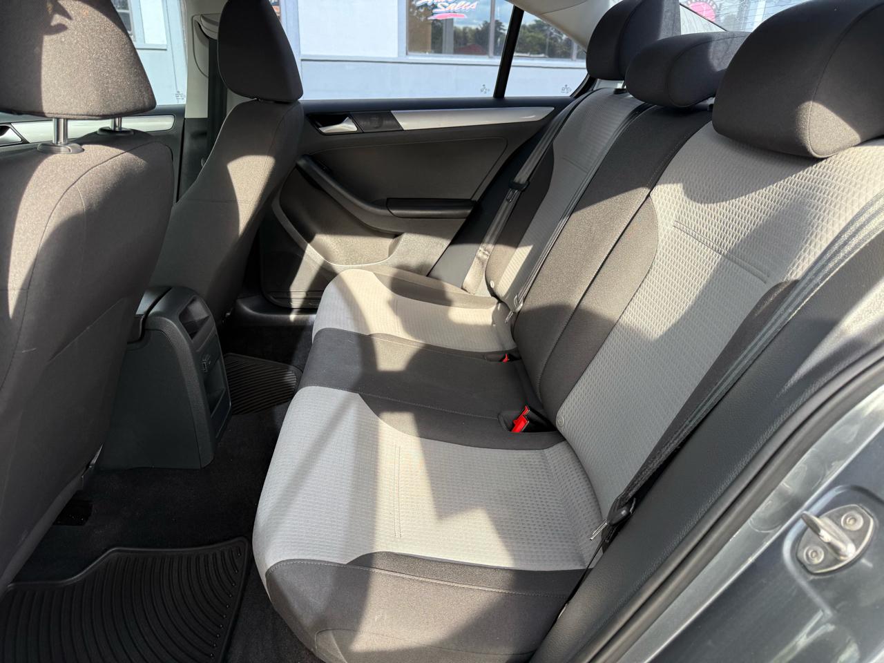 Volkswagen Jetta 1.4T S 6A 2017