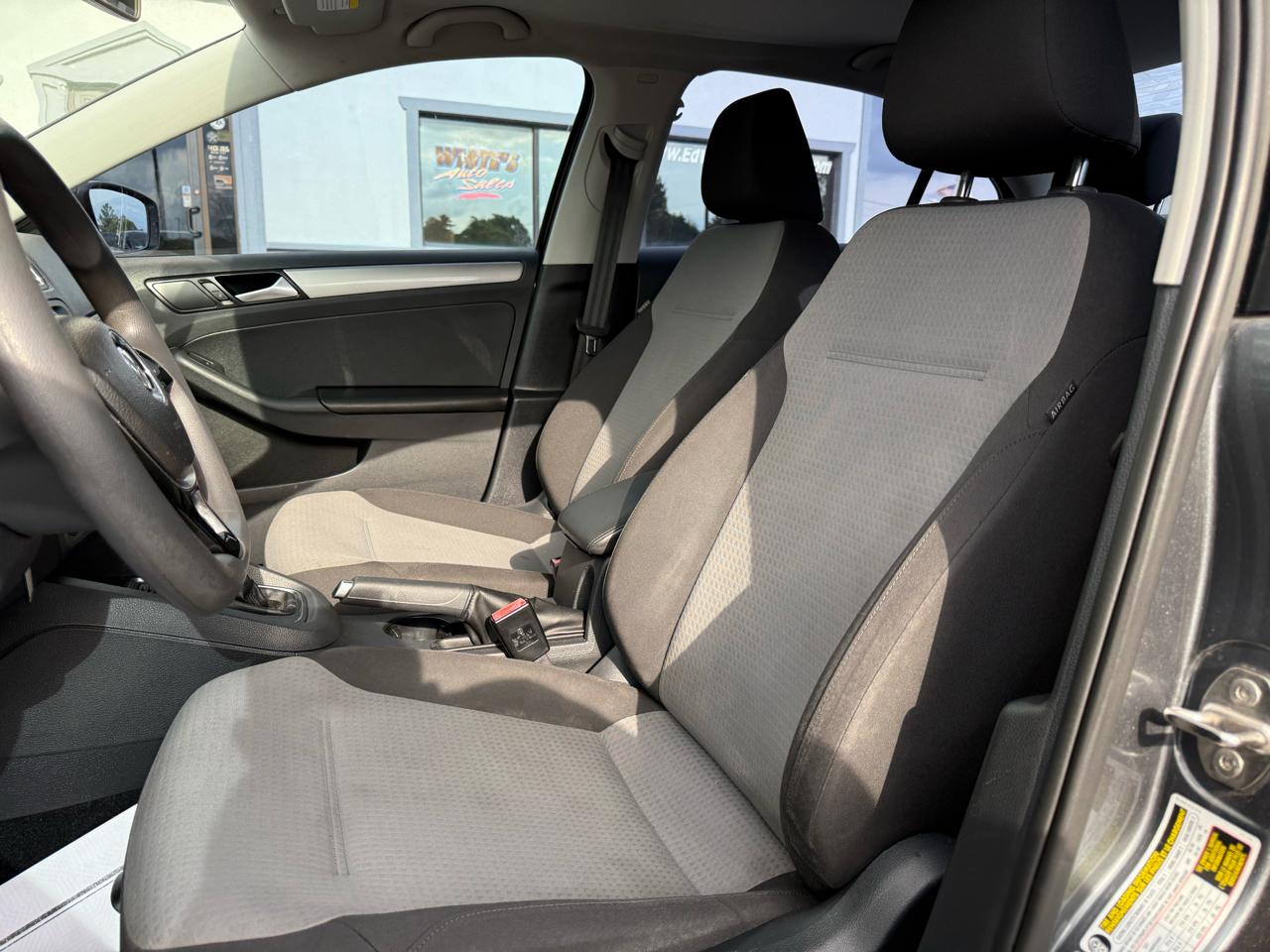 Volkswagen Jetta 1.4T S 6A 2017
