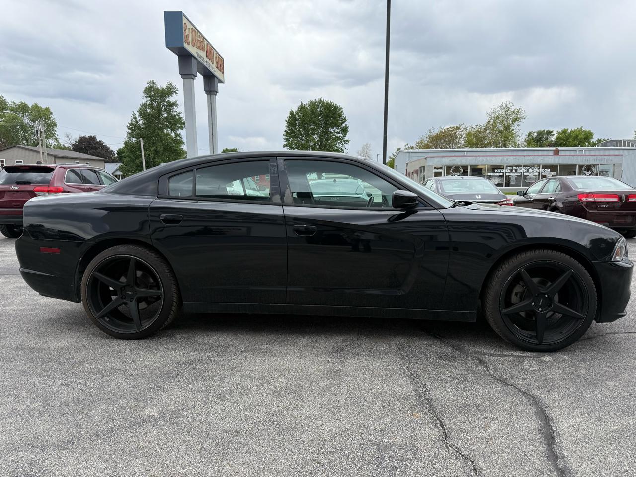 Dodge Charger SE 2012