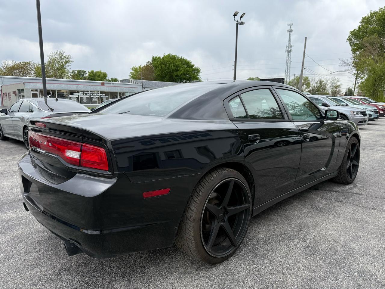 Dodge Charger SE 2012