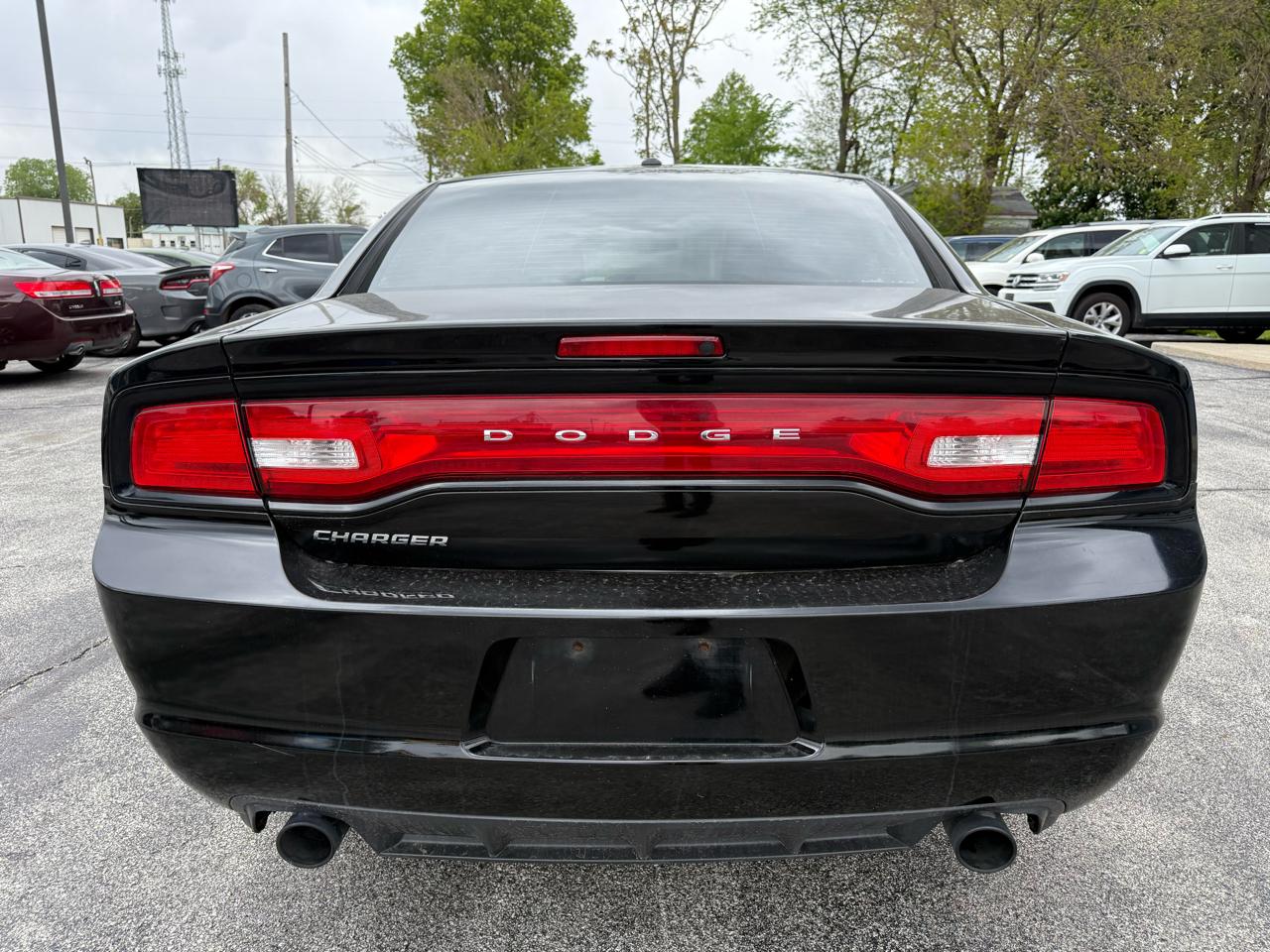 Dodge Charger SE 2012