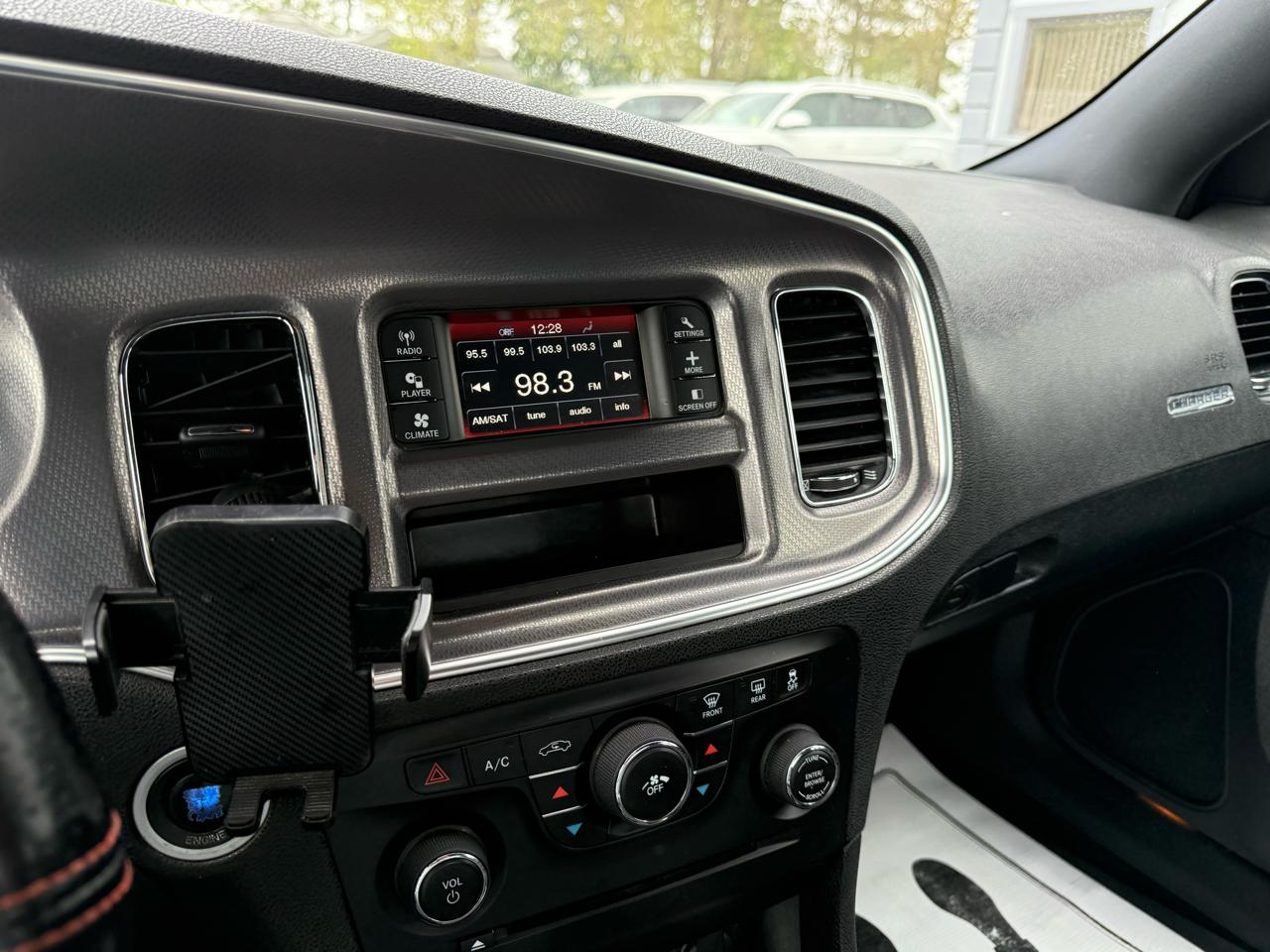 Dodge Charger SE 2012