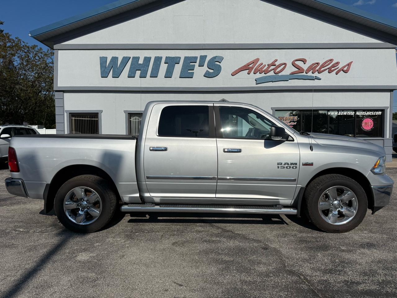 RAM 1500 SLT Crew Cab SWB 4WD 2015
