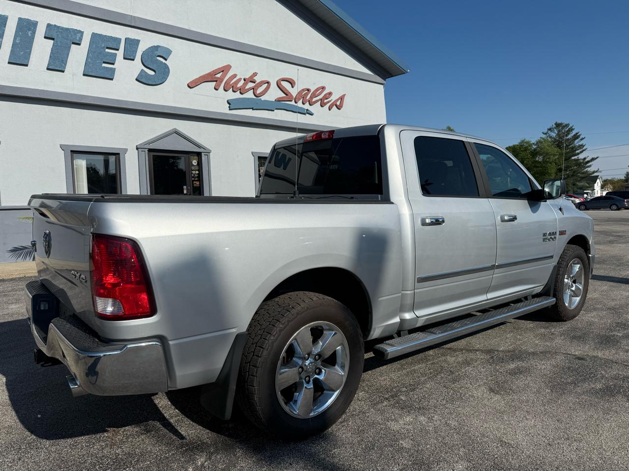RAM 1500 SLT Crew Cab SWB 4WD 2015