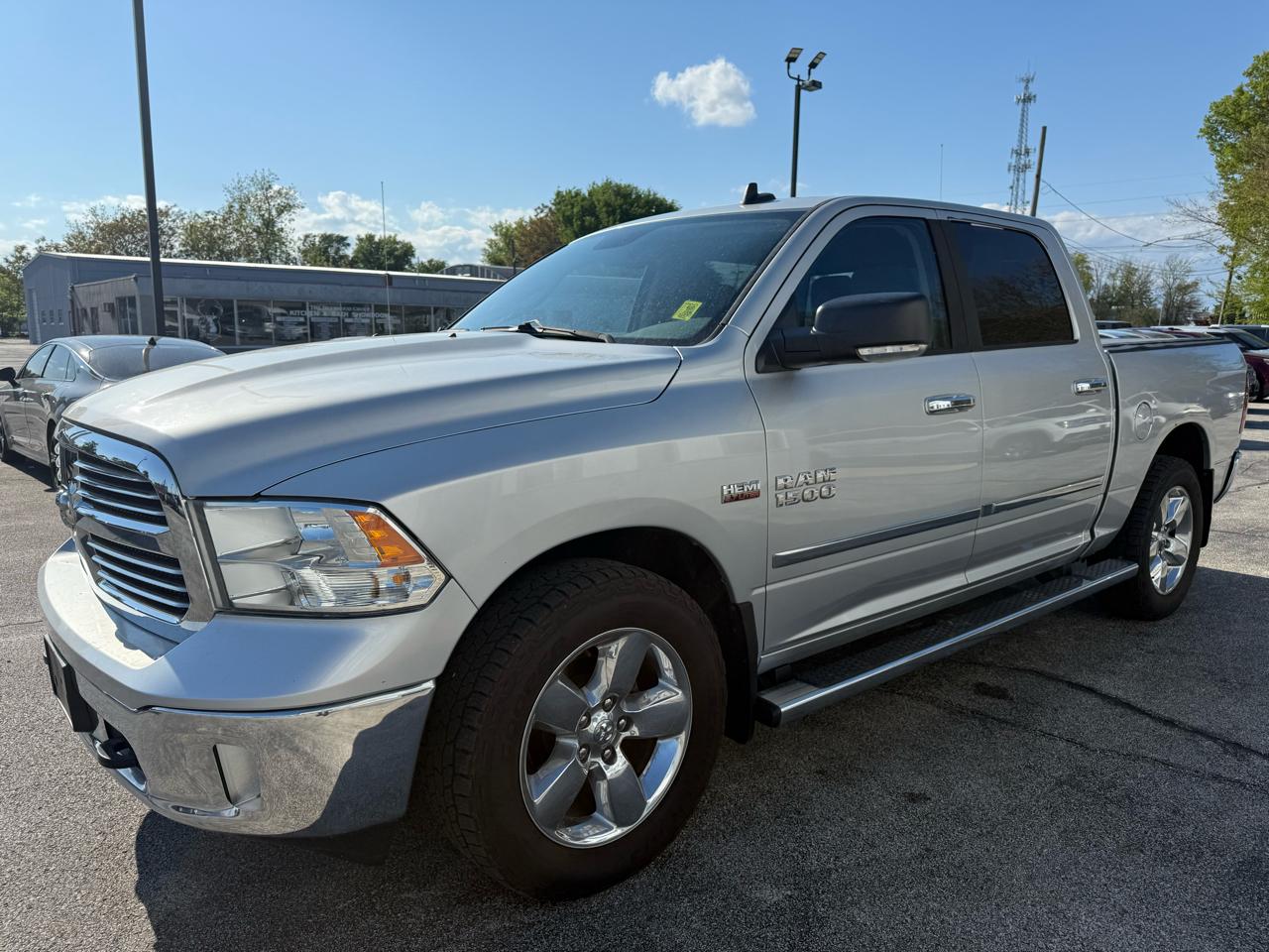 RAM 1500 SLT Crew Cab SWB 4WD 2015