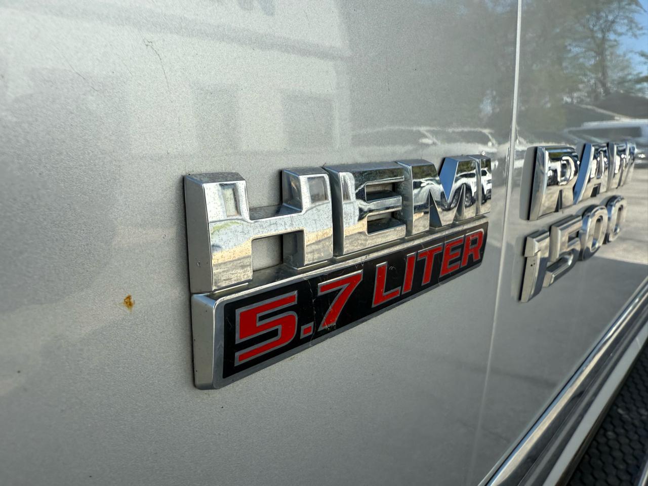 RAM 1500 SLT Crew Cab SWB 4WD 2015