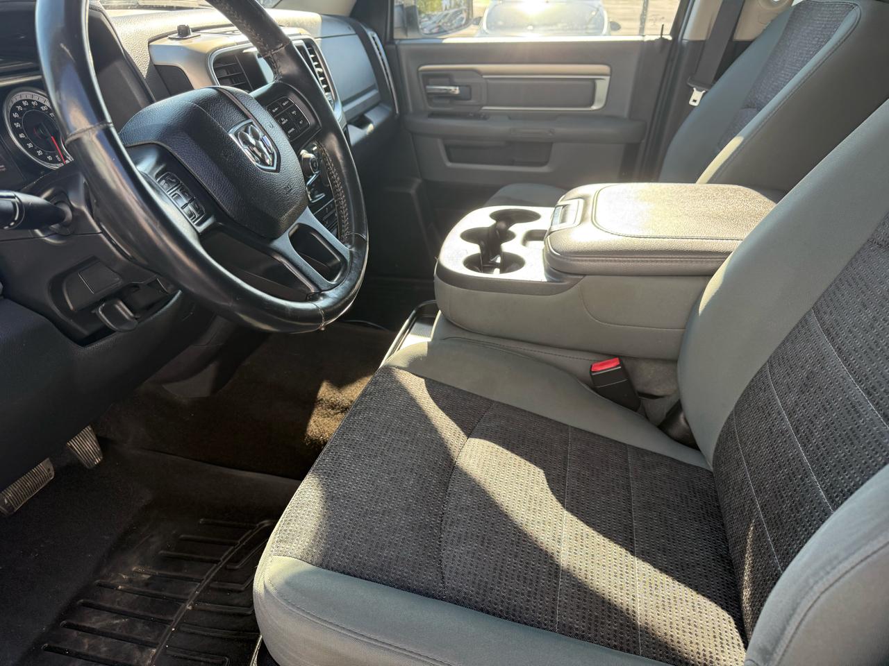 RAM 1500 SLT Crew Cab SWB 4WD 2015