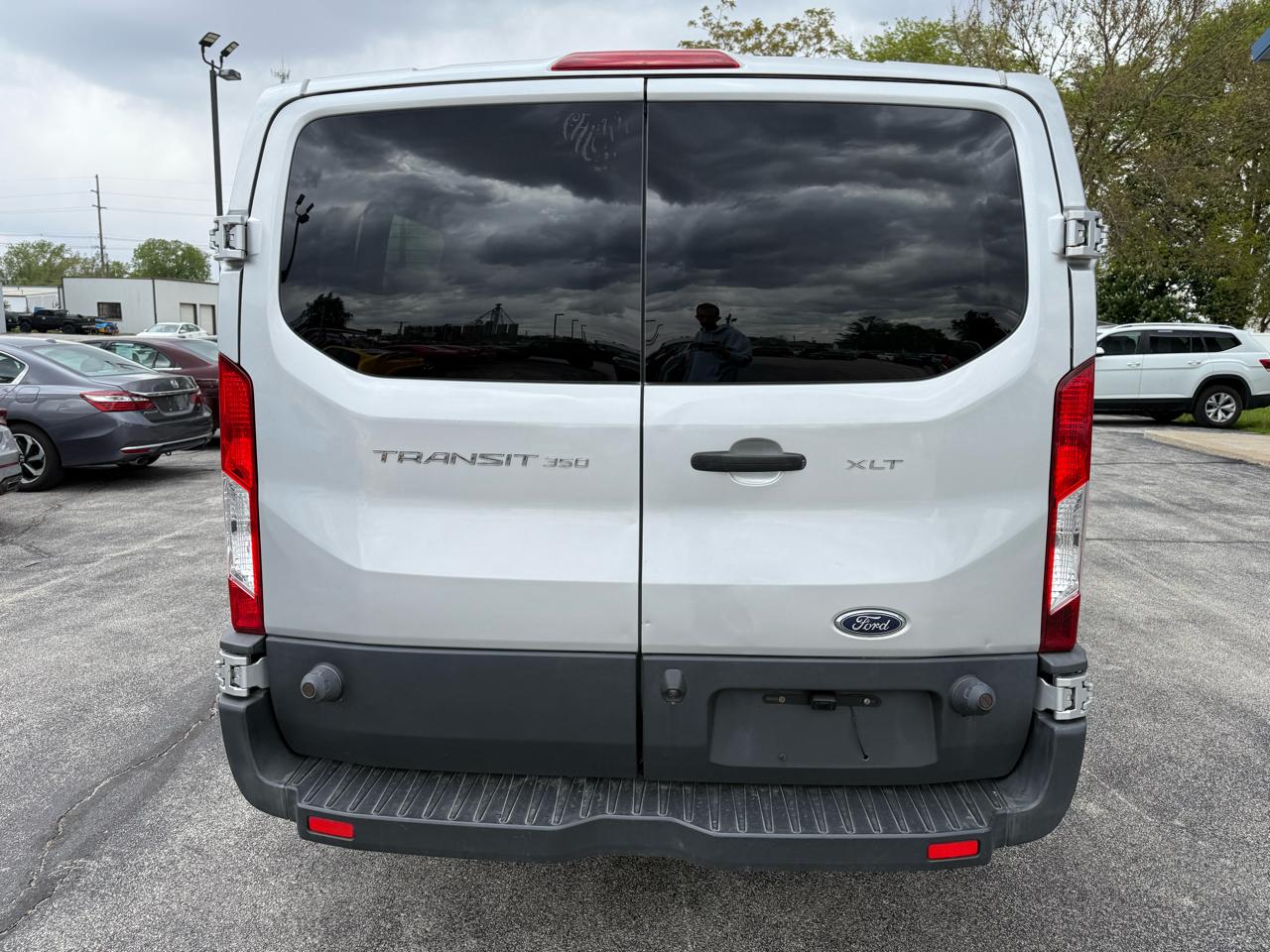 Ford Transit 350 Wagon Low Roof XLT 60/40 Pass. 148-in. WB 2016