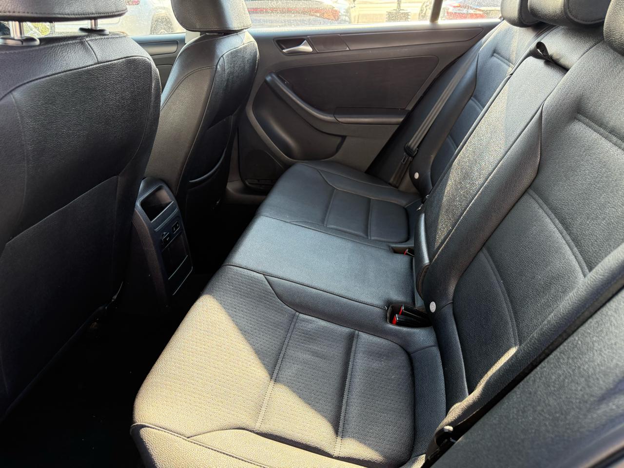 Volkswagen Jetta SE 2011