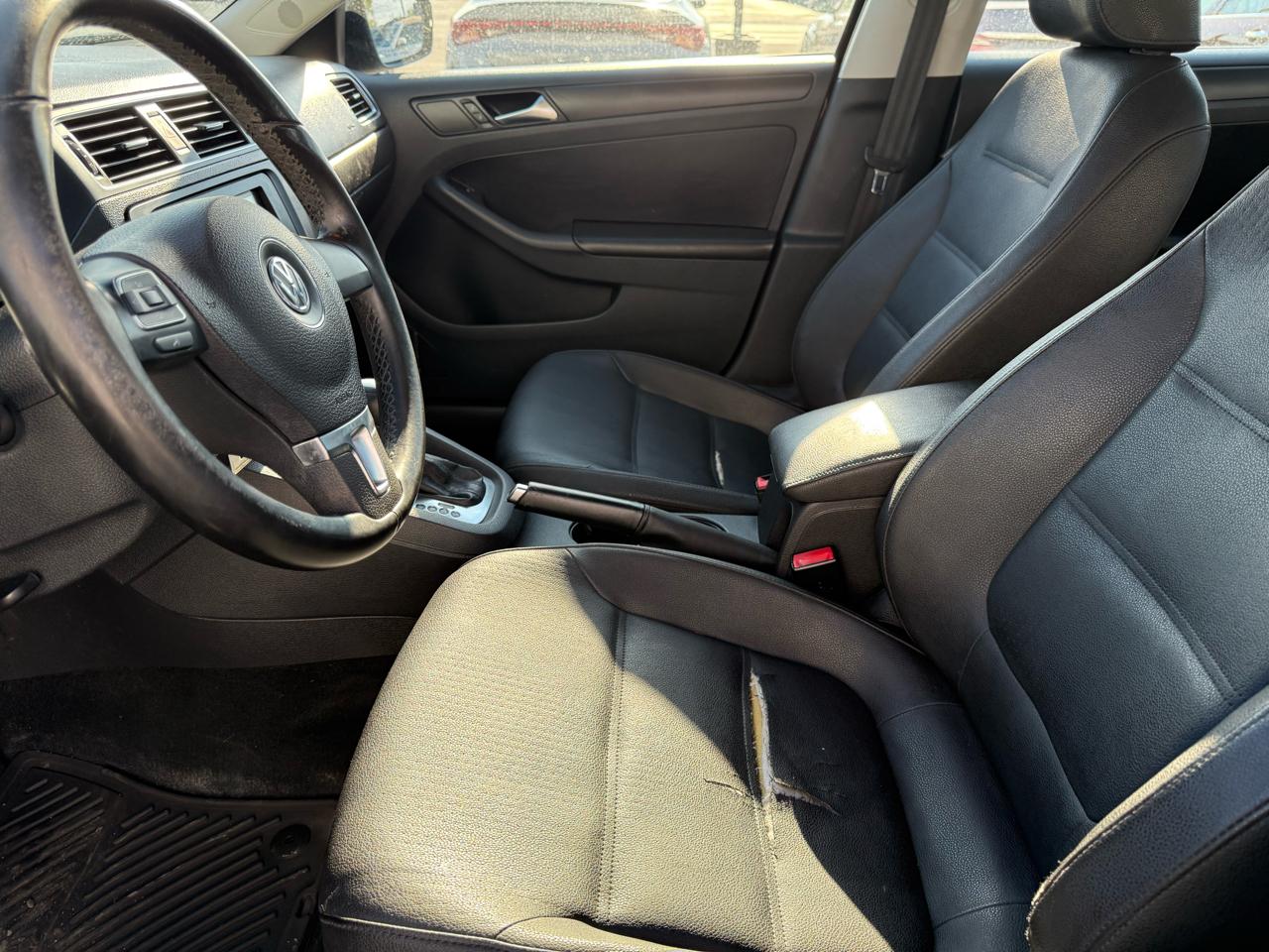 Volkswagen Jetta SE 2011
