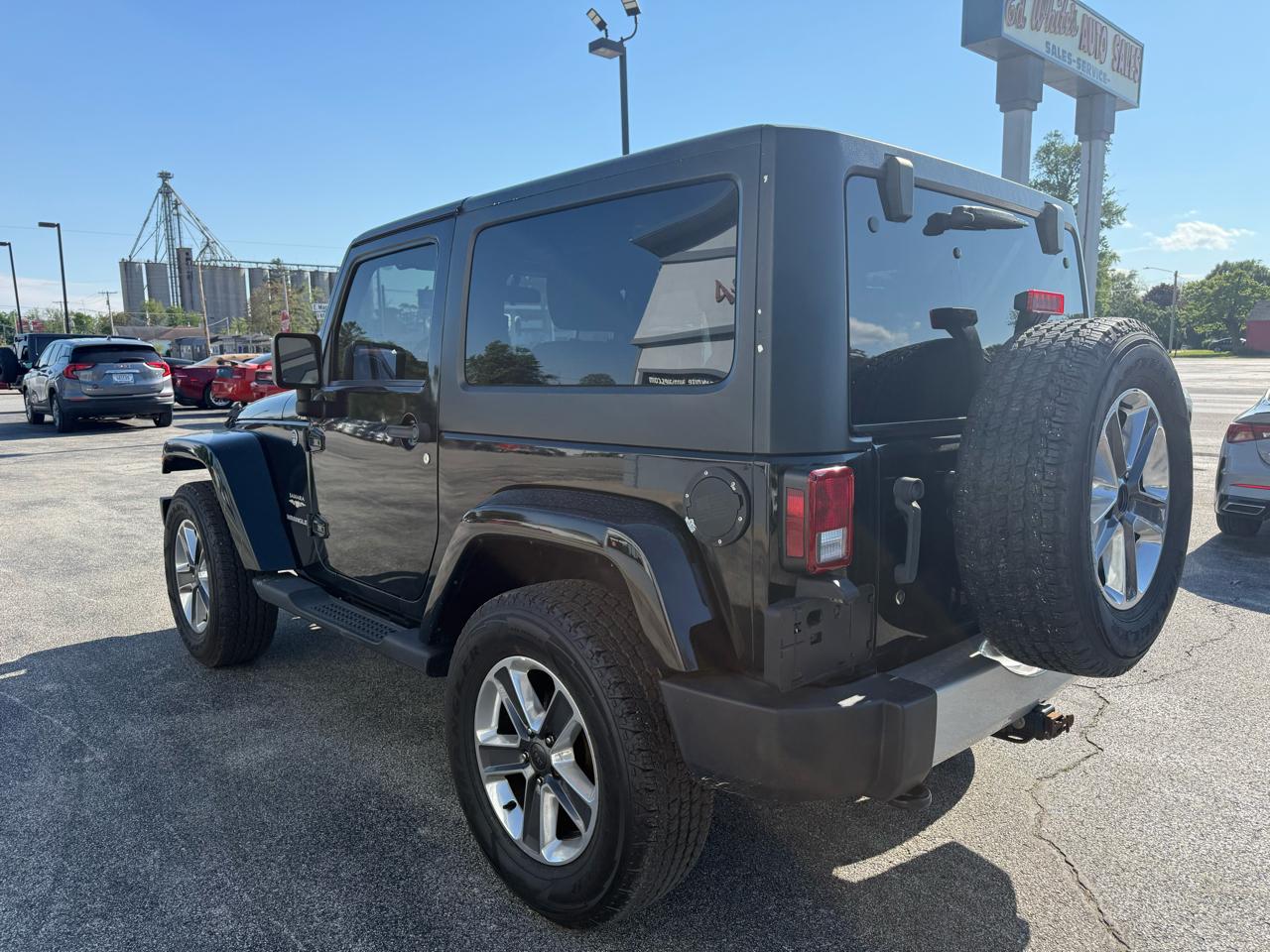 Jeep Wrangler Sahara 4WD 2011