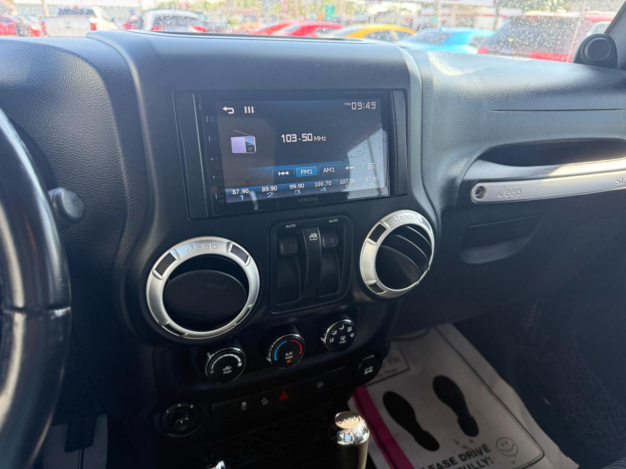 Jeep Wrangler Sahara 4WD 2011
