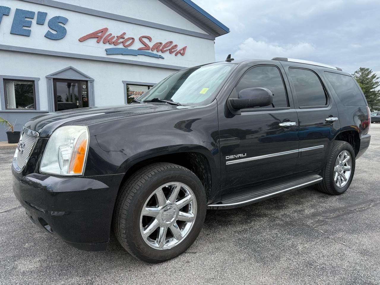 GMC Yukon Denali 4WD 2011