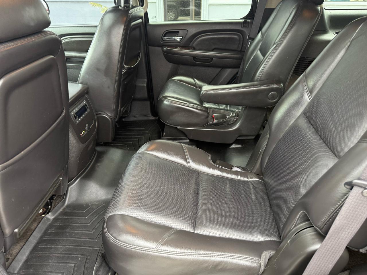 GMC Yukon Denali 4WD 2011