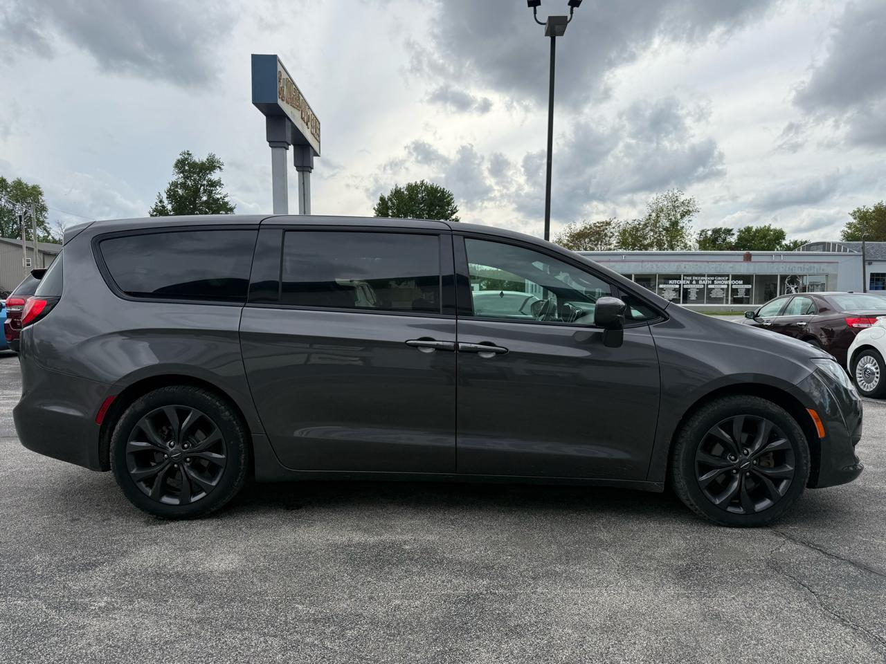 Chrysler Pacifica Touring Plus 2018