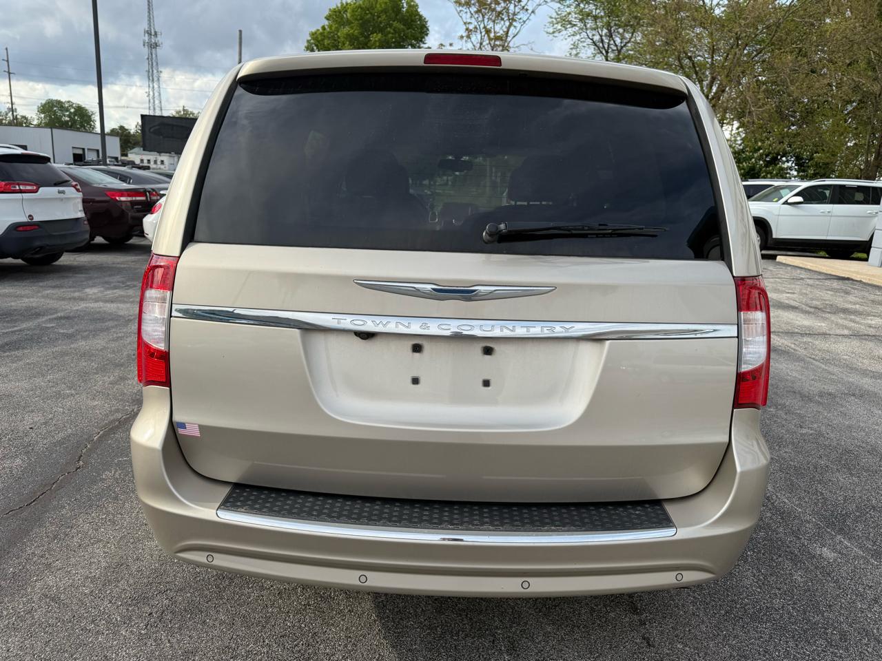 Chrysler Town & Country Touring-L 2012