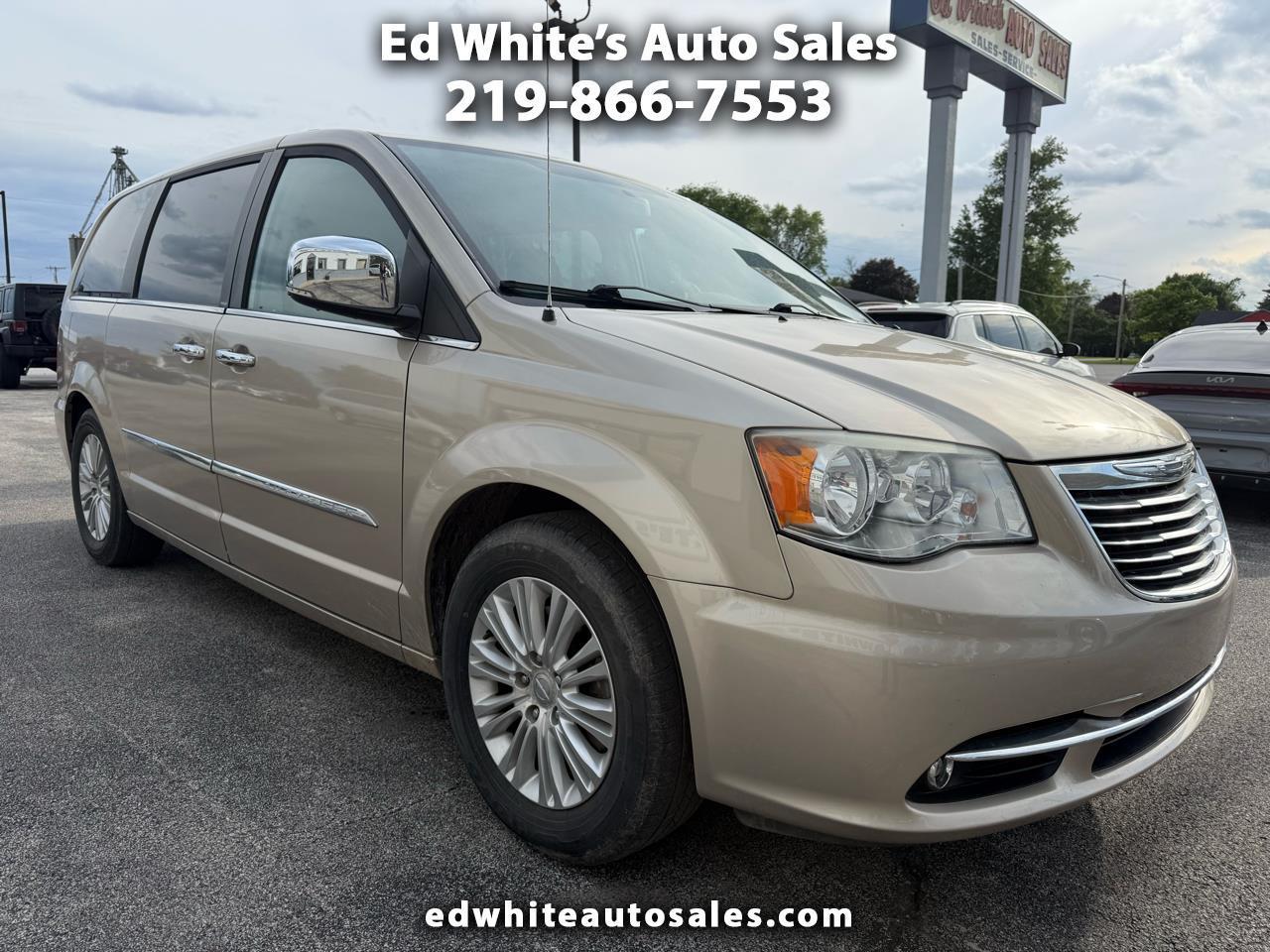 Chrysler Town & Country Touring-L 2012