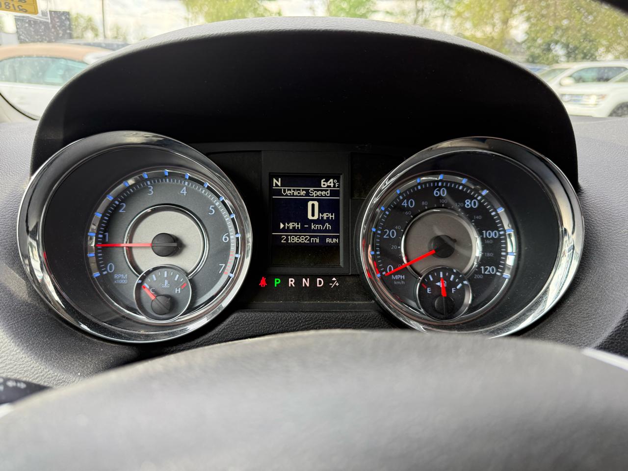 Chrysler Town & Country Touring-L 2012
