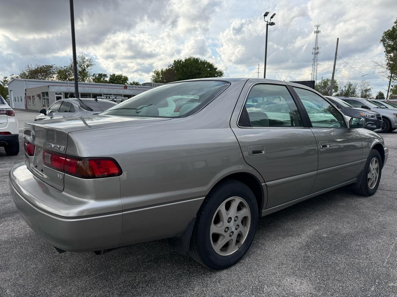 Toyota Camry LE V6 1999