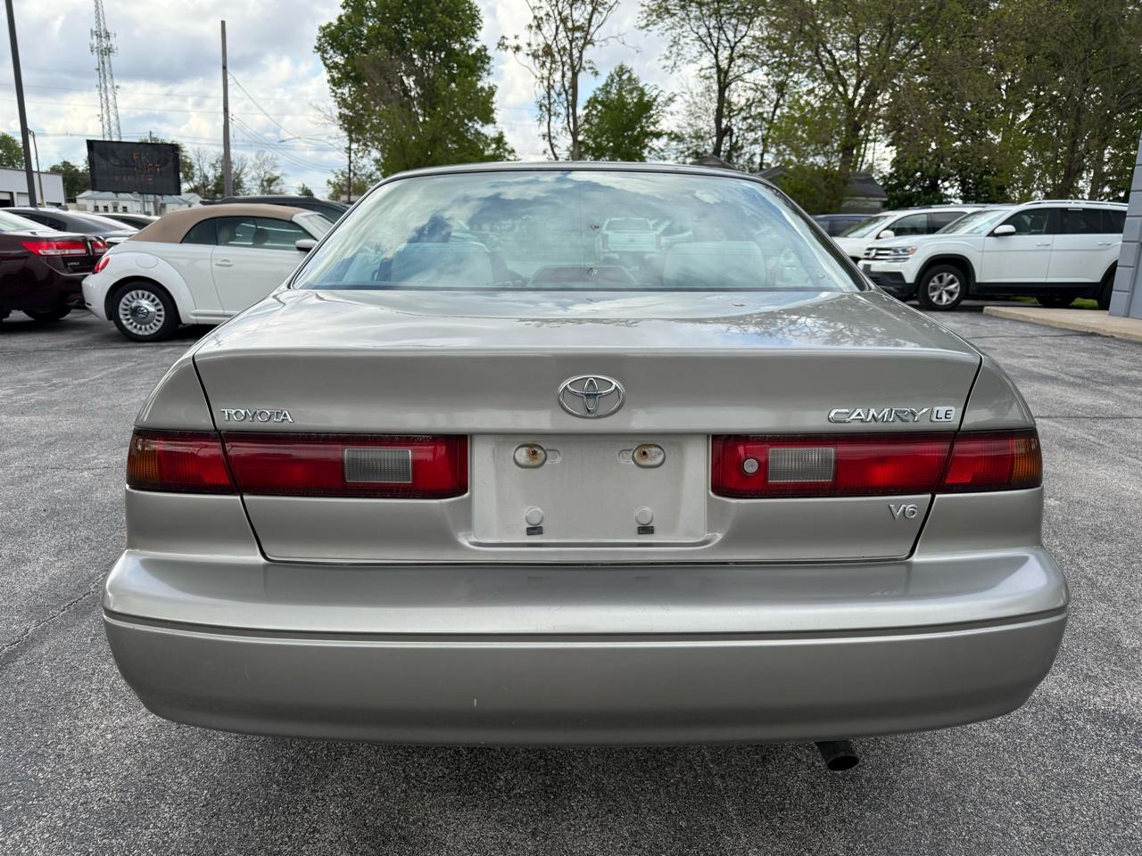 Toyota Camry LE V6 1999
