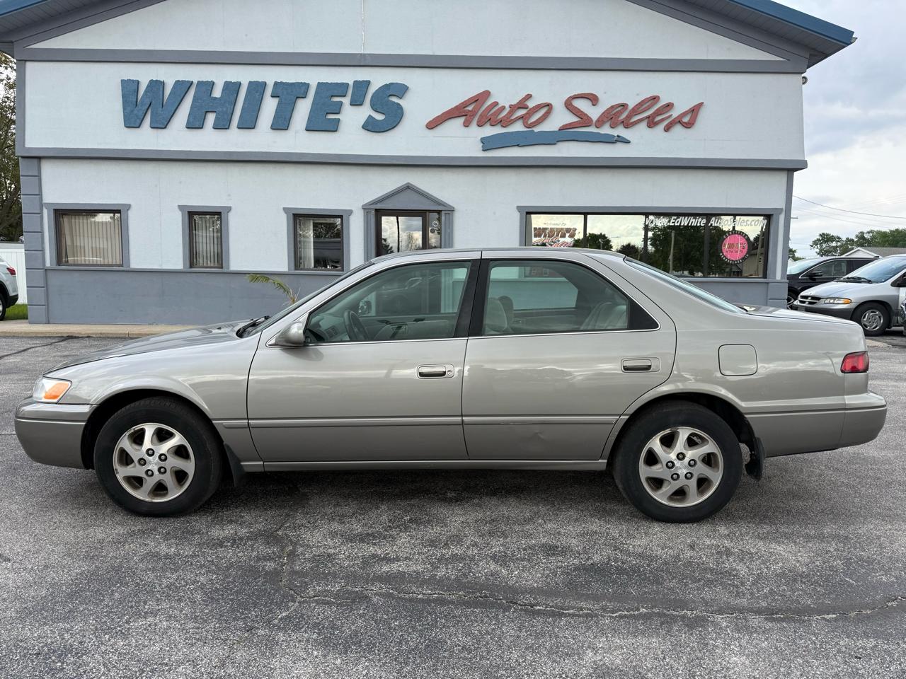 Toyota Camry LE V6 1999