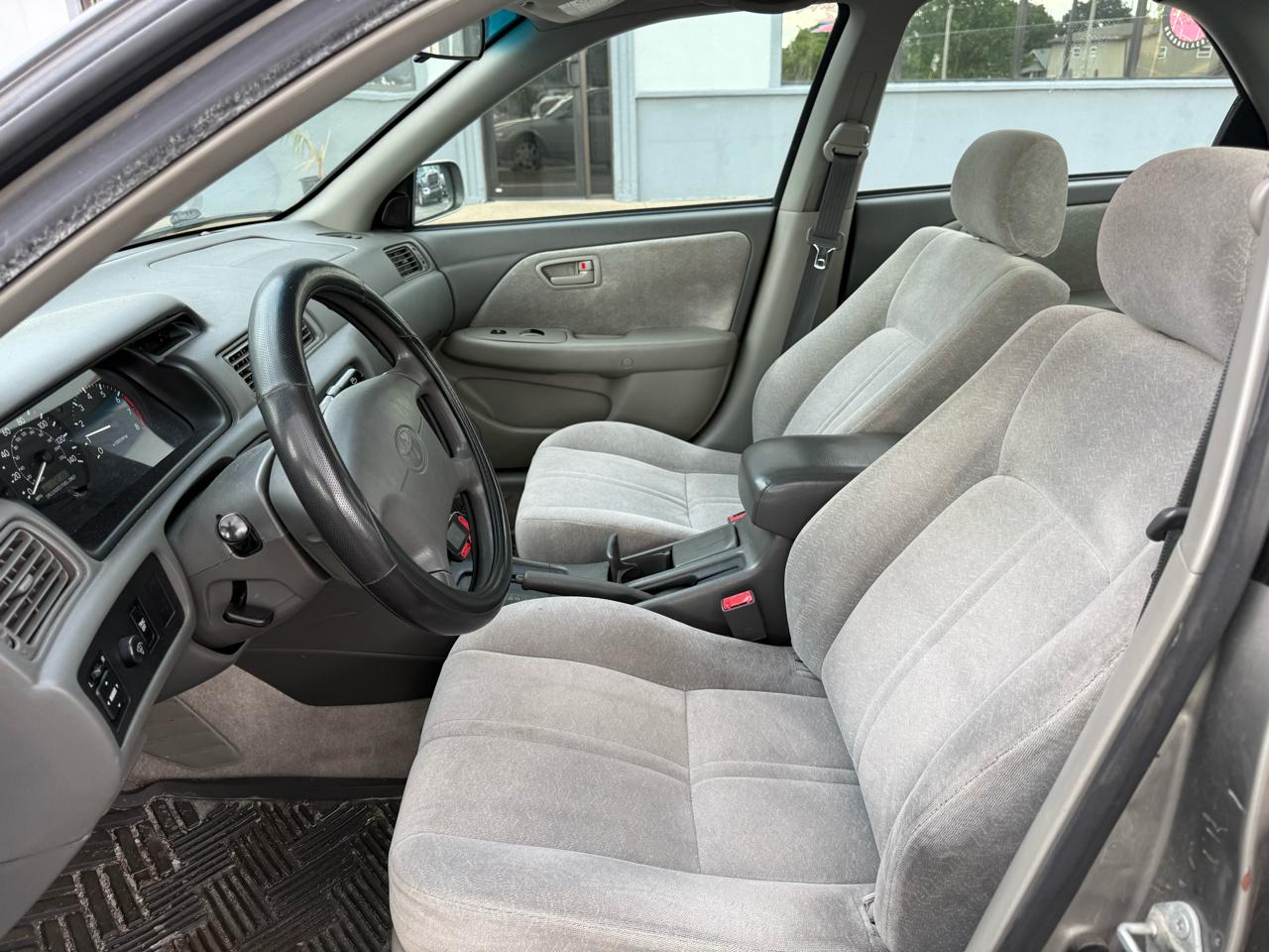Toyota Camry LE V6 1999