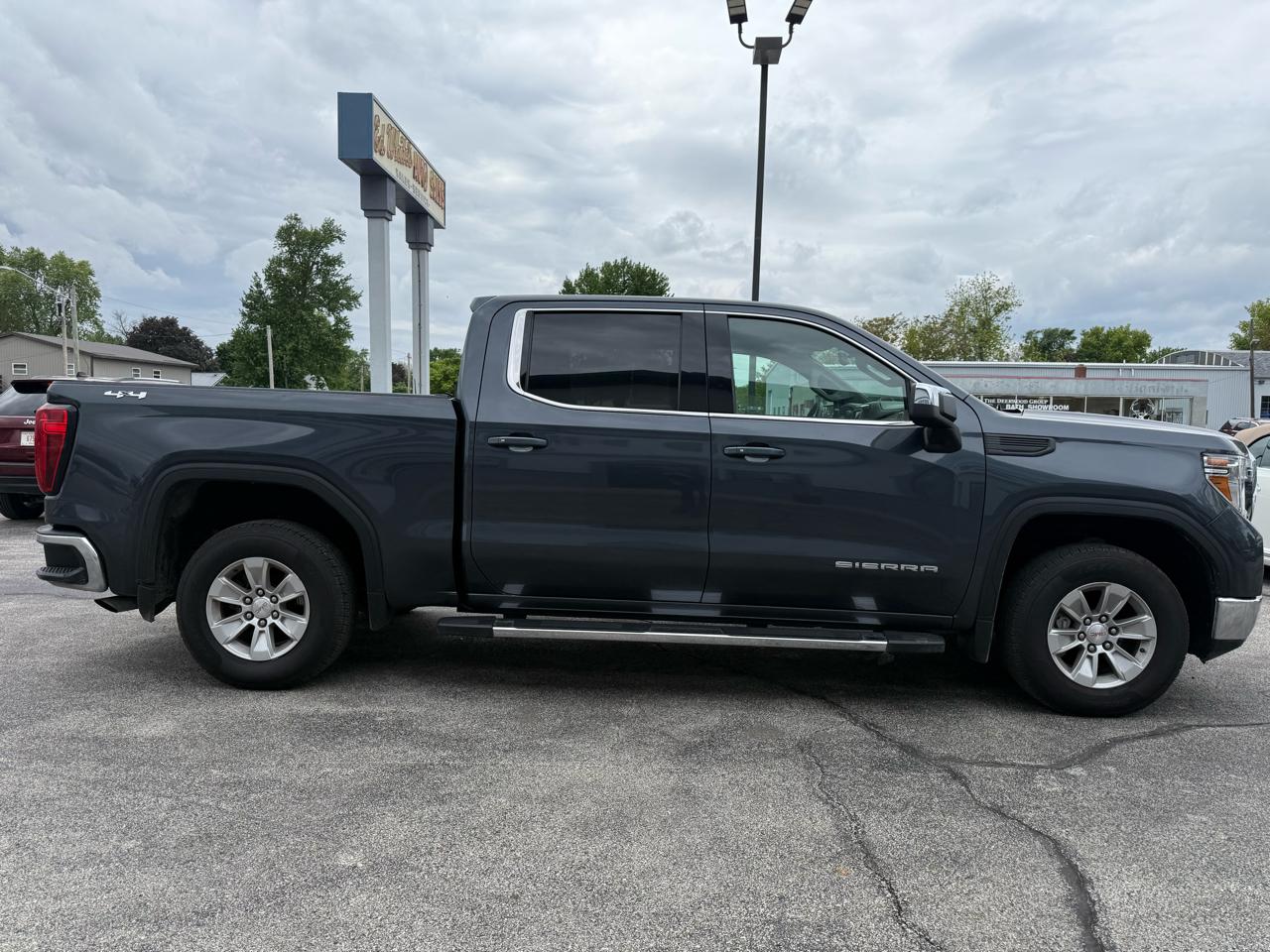 GMC Sierra 1500 Limited SLE Crew Cab Short Box 4WD 2022