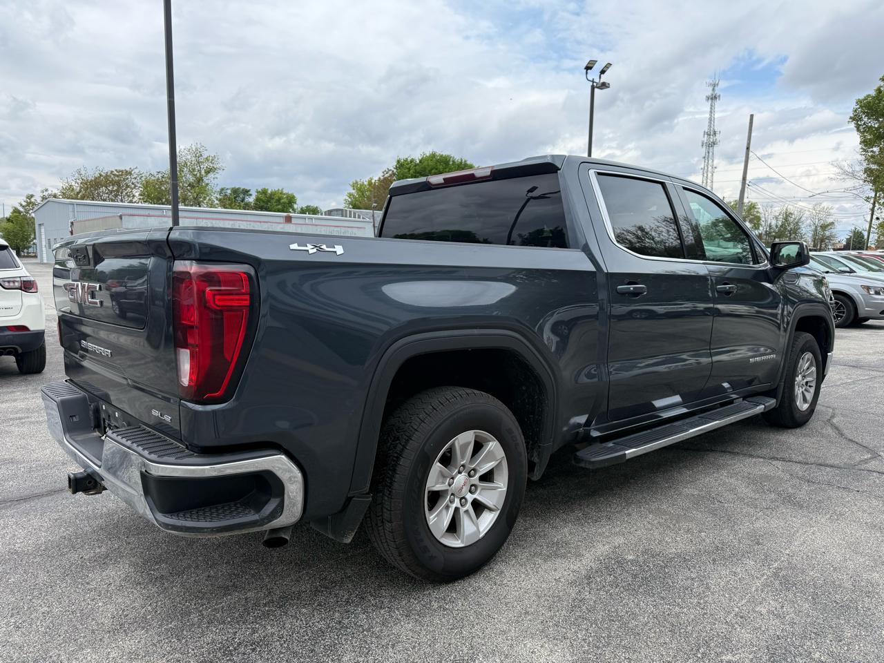 GMC Sierra 1500 Limited SLE Crew Cab Short Box 4WD 2022