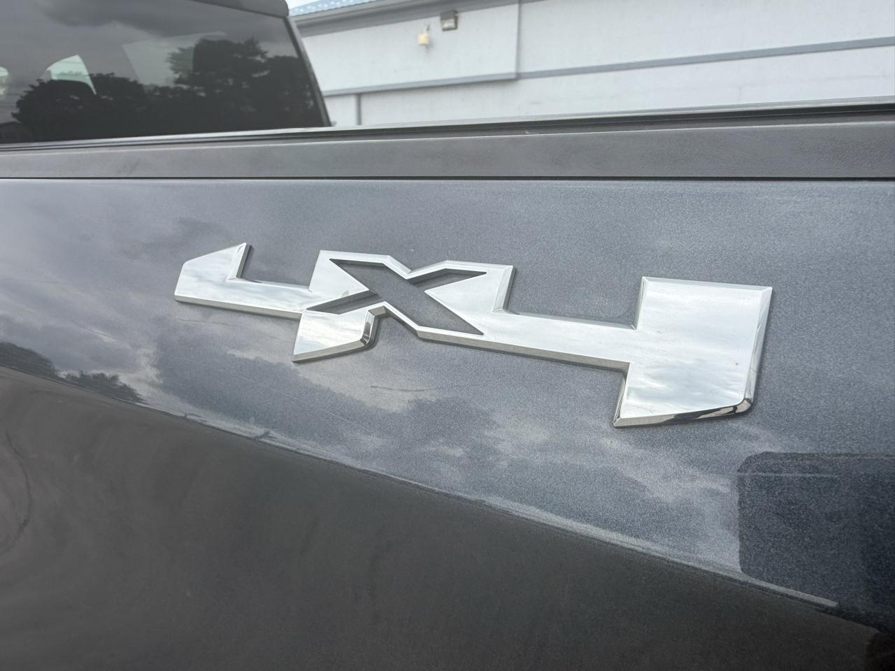 GMC Sierra 1500 Limited SLE Crew Cab Short Box 4WD 2022
