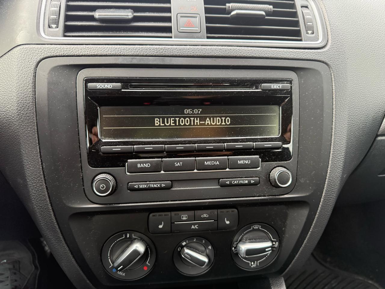 Volkswagen Jetta SE 6A 2015