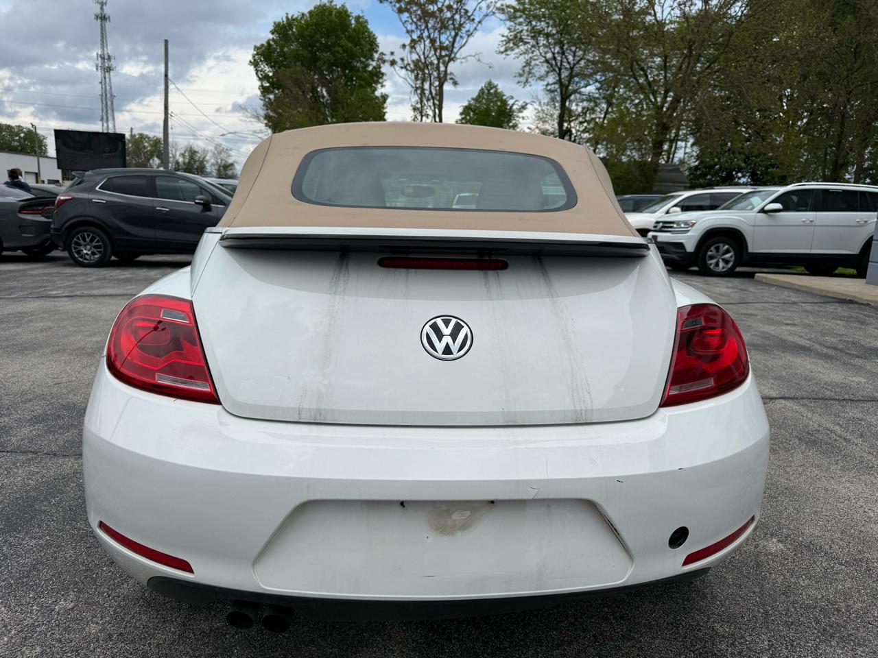 Volkswagen Beetle 2.5L Convertible 2013