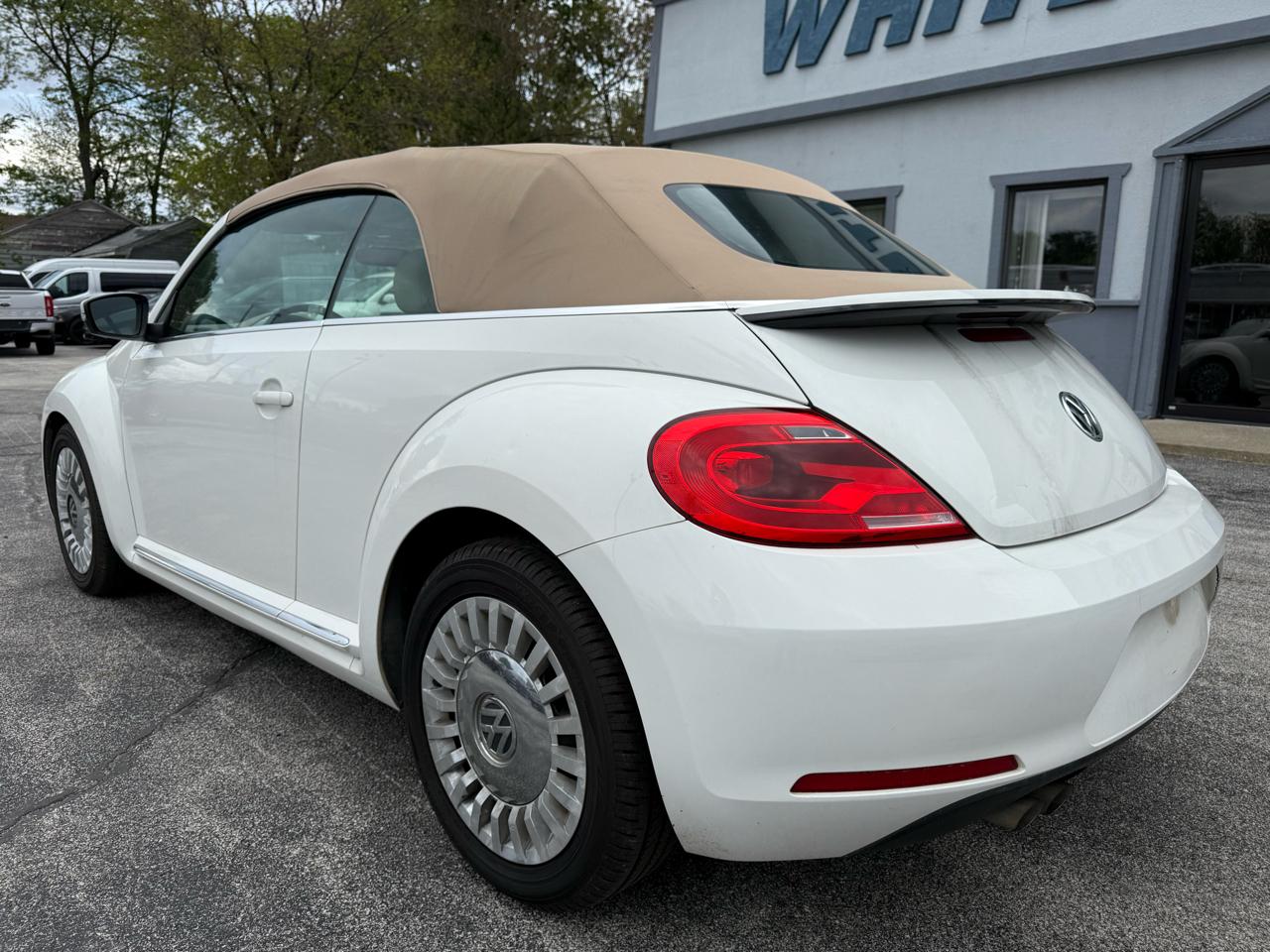 Volkswagen Beetle 2.5L Convertible 2013
