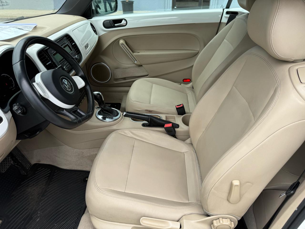 Volkswagen Beetle 2.5L Convertible 2013