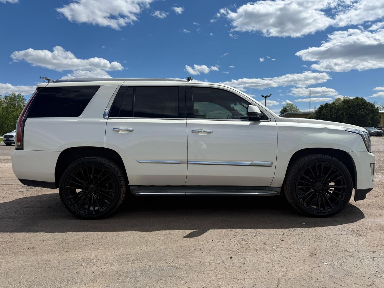 Cadillac Escalade Luxury 4WD 2015