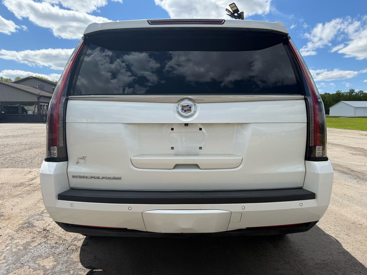 Cadillac Escalade Luxury 4WD 2015