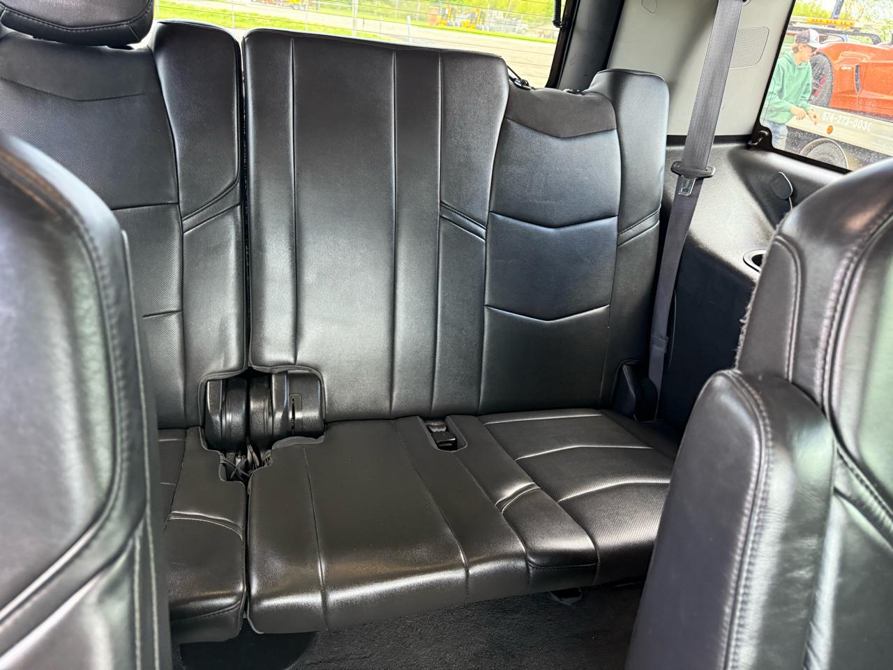 Cadillac Escalade Luxury 4WD 2015