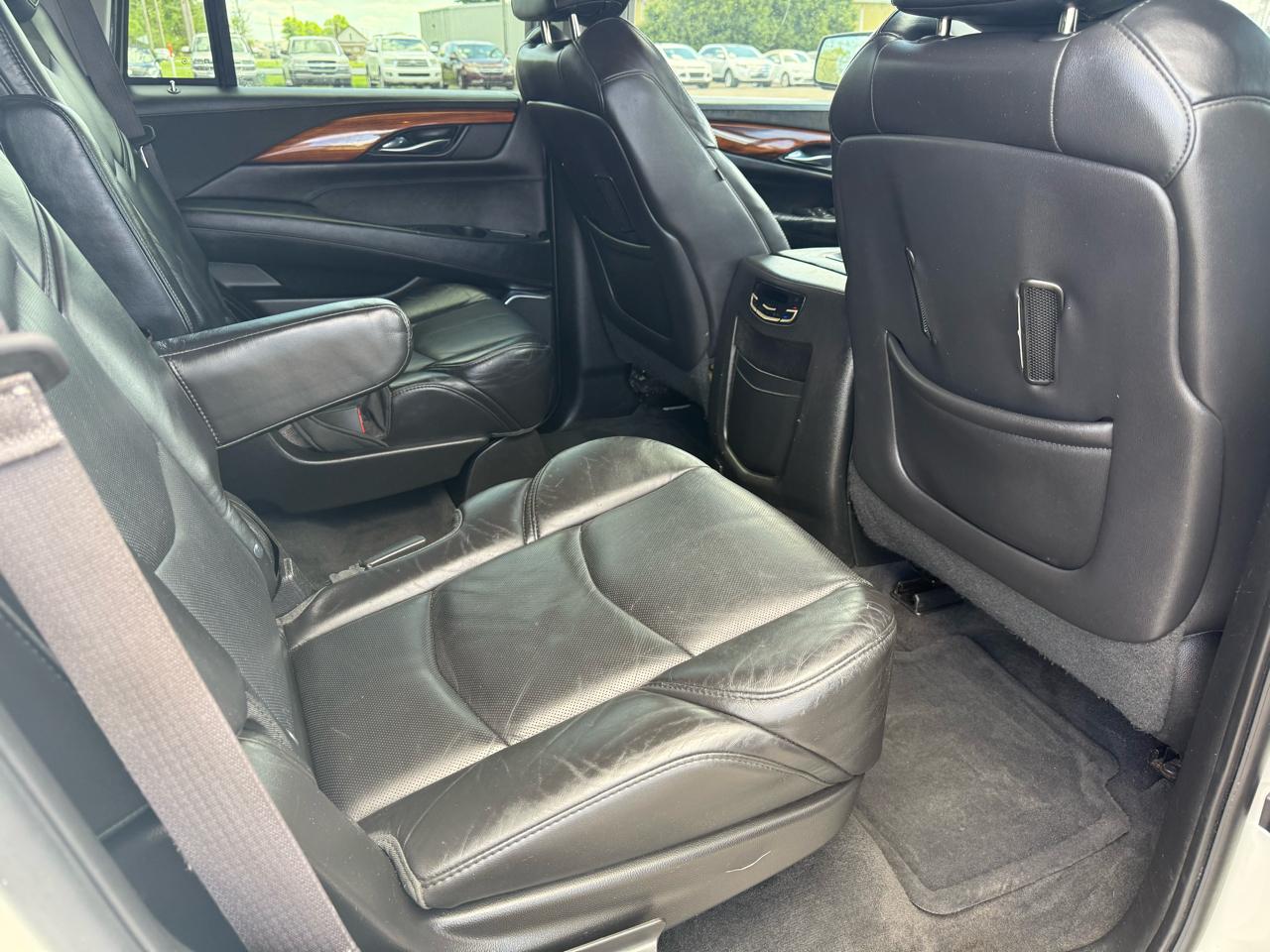 Cadillac Escalade Luxury 4WD 2015