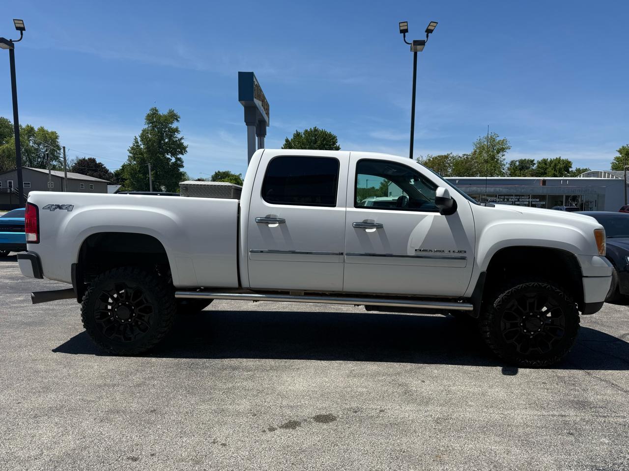 GMC Sierra 2500HD Denali Crew Cab 4WD 2014