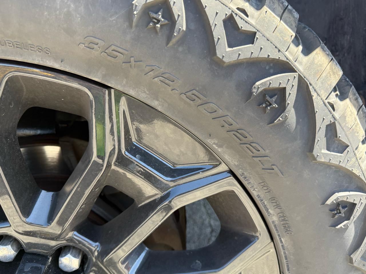 GMC Sierra 2500HD Denali Crew Cab 4WD 2014