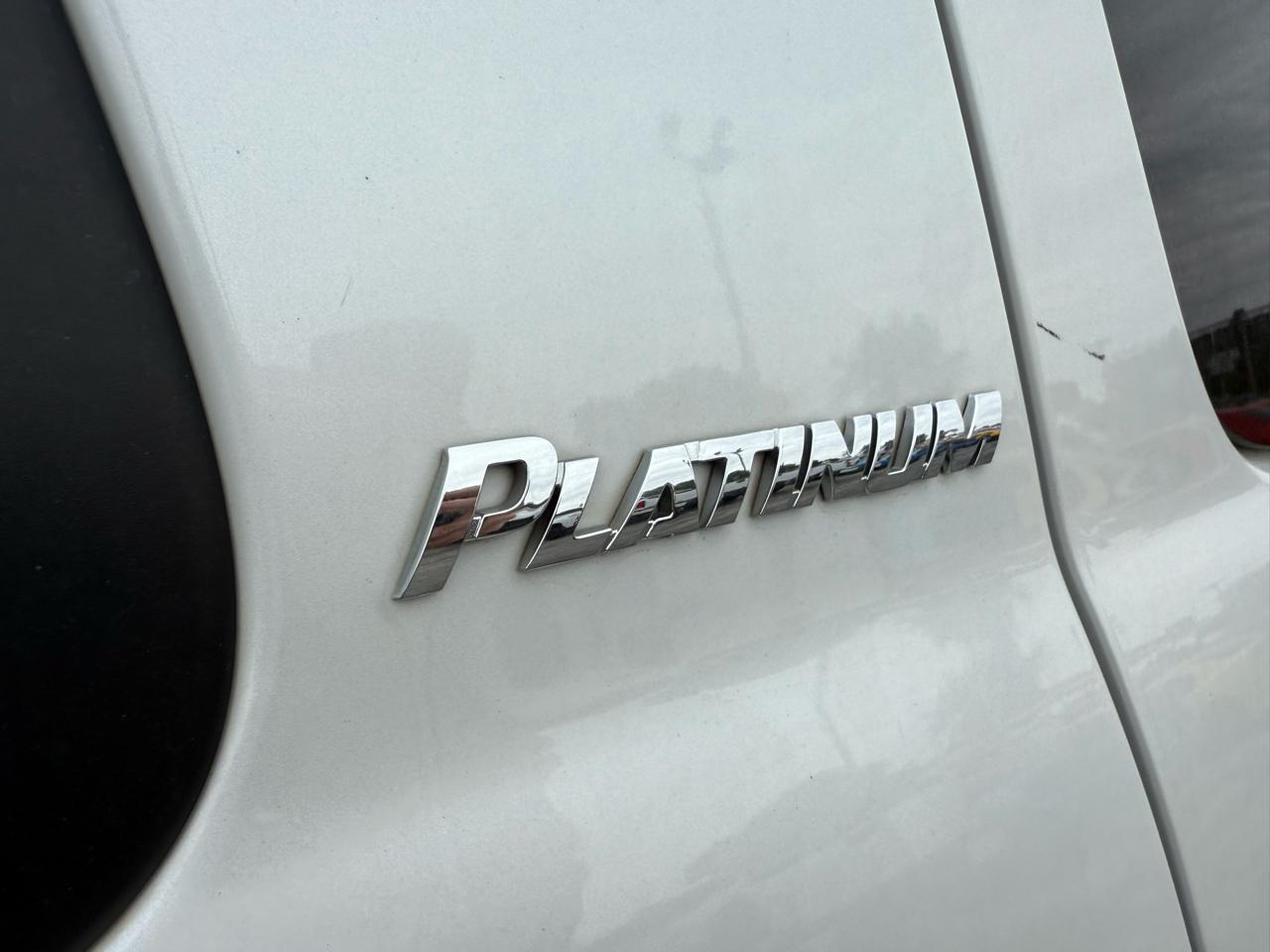 Toyota Sequoia Plantium 4WD 2008