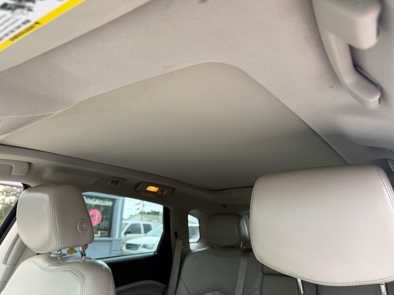 Cadillac SRX Luxury Collection AWD 2011