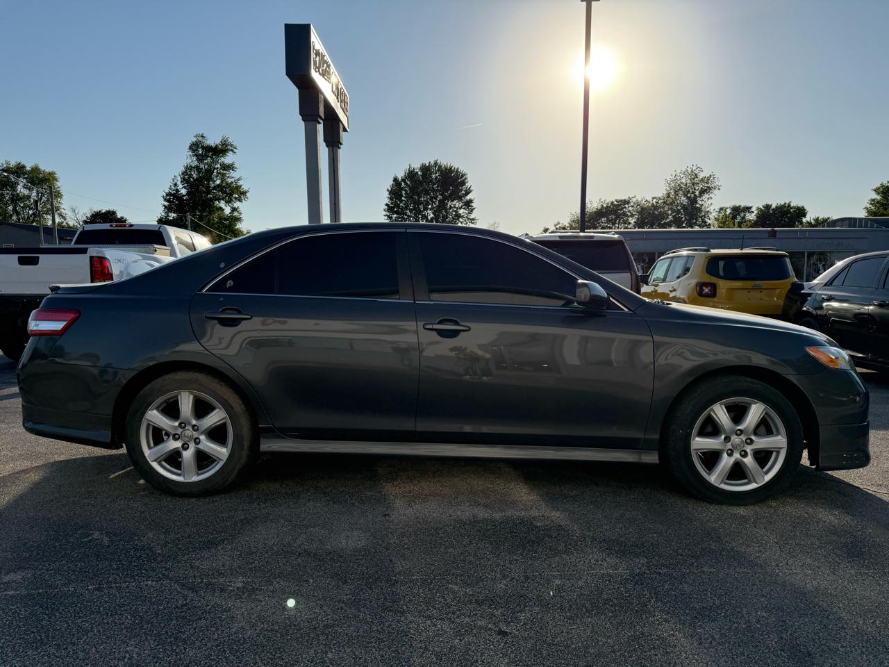 Toyota Camry SE 5-Spd AT 2009