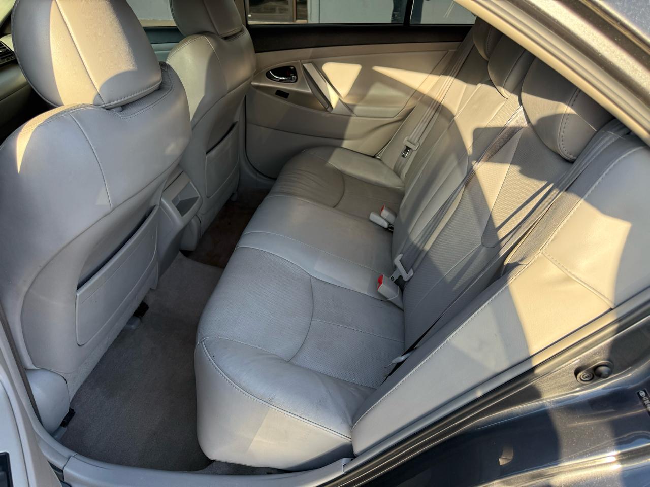 Toyota Camry SE 5-Spd AT 2009
