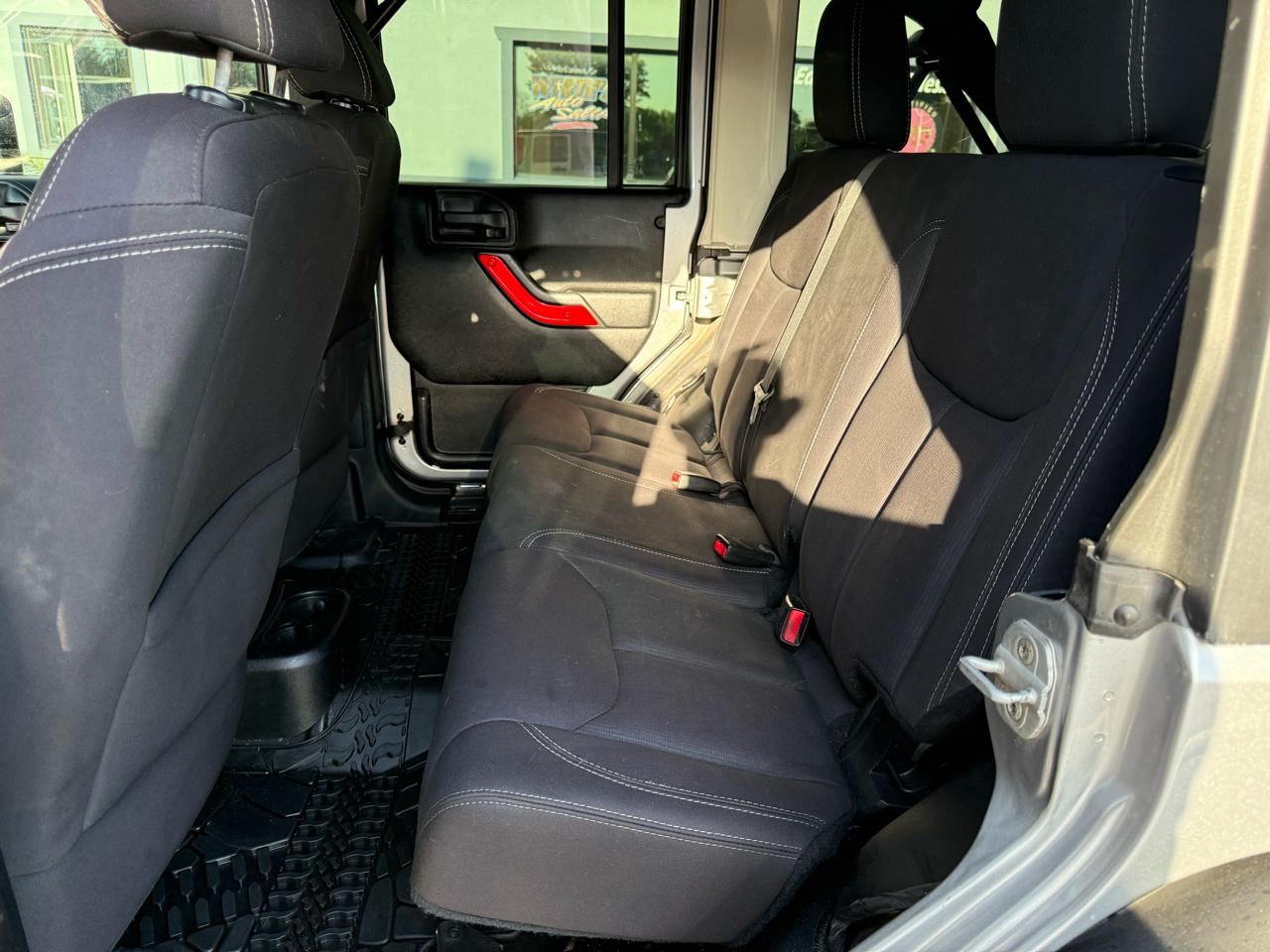 Jeep Wrangler Unlimited Sahara 4WD 2013