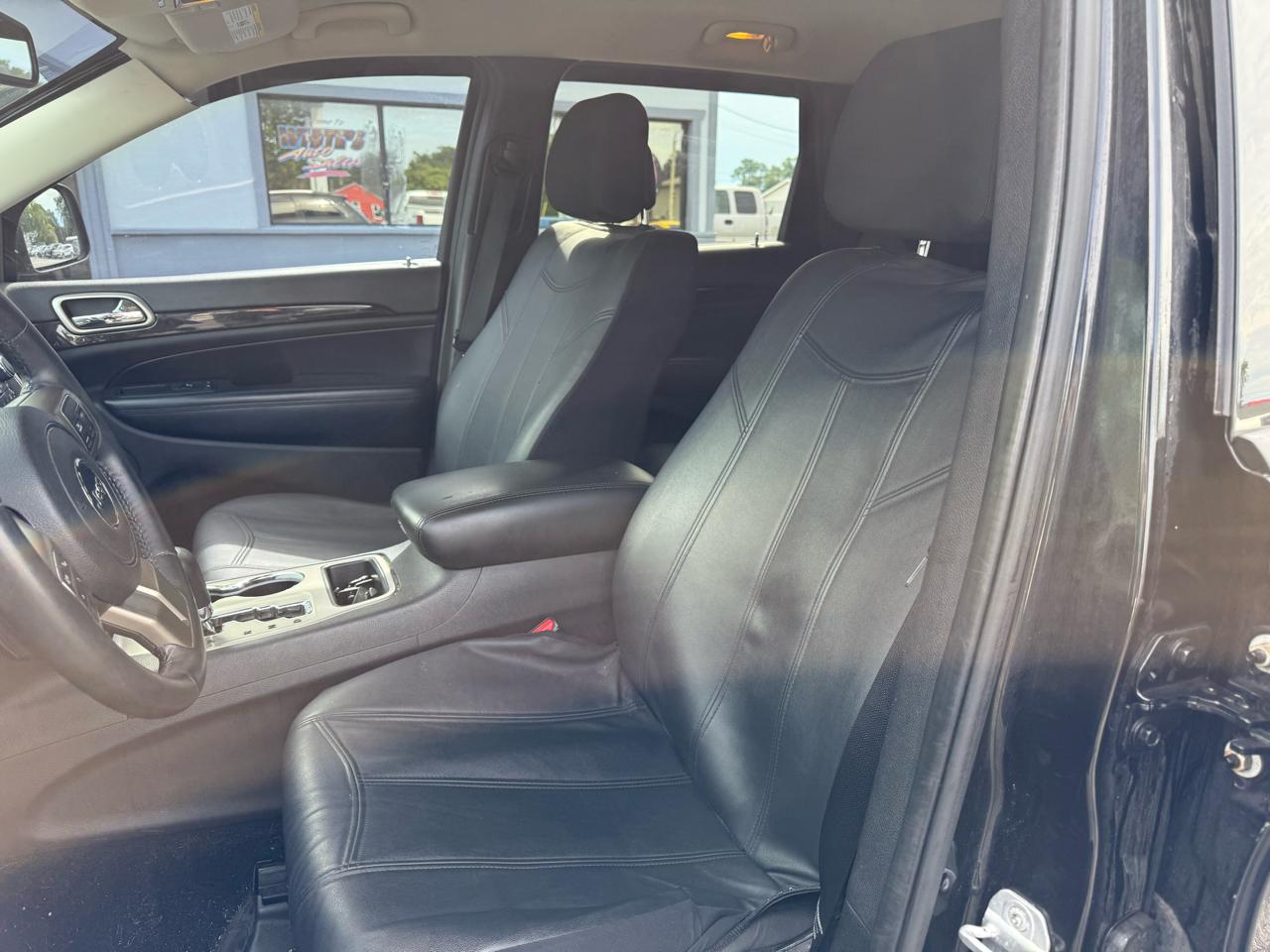 Jeep Grand Cherokee Laredo 2WD 2013