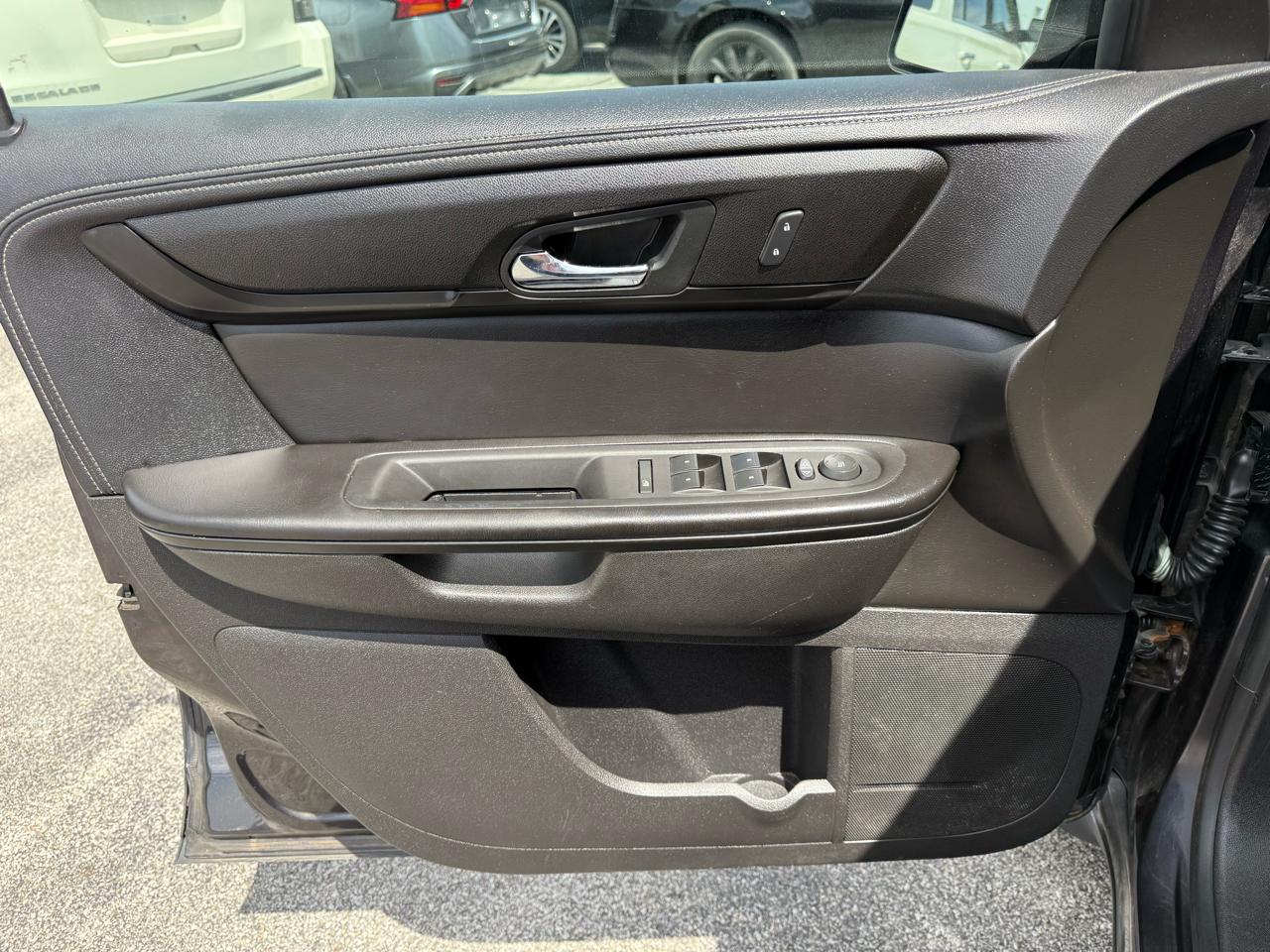 Chevrolet Traverse 1LT FWD 2013