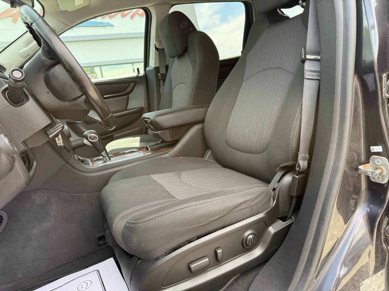 Chevrolet Traverse 1LT FWD 2013