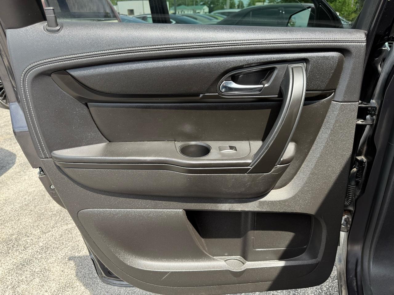 Chevrolet Traverse 1LT FWD 2013