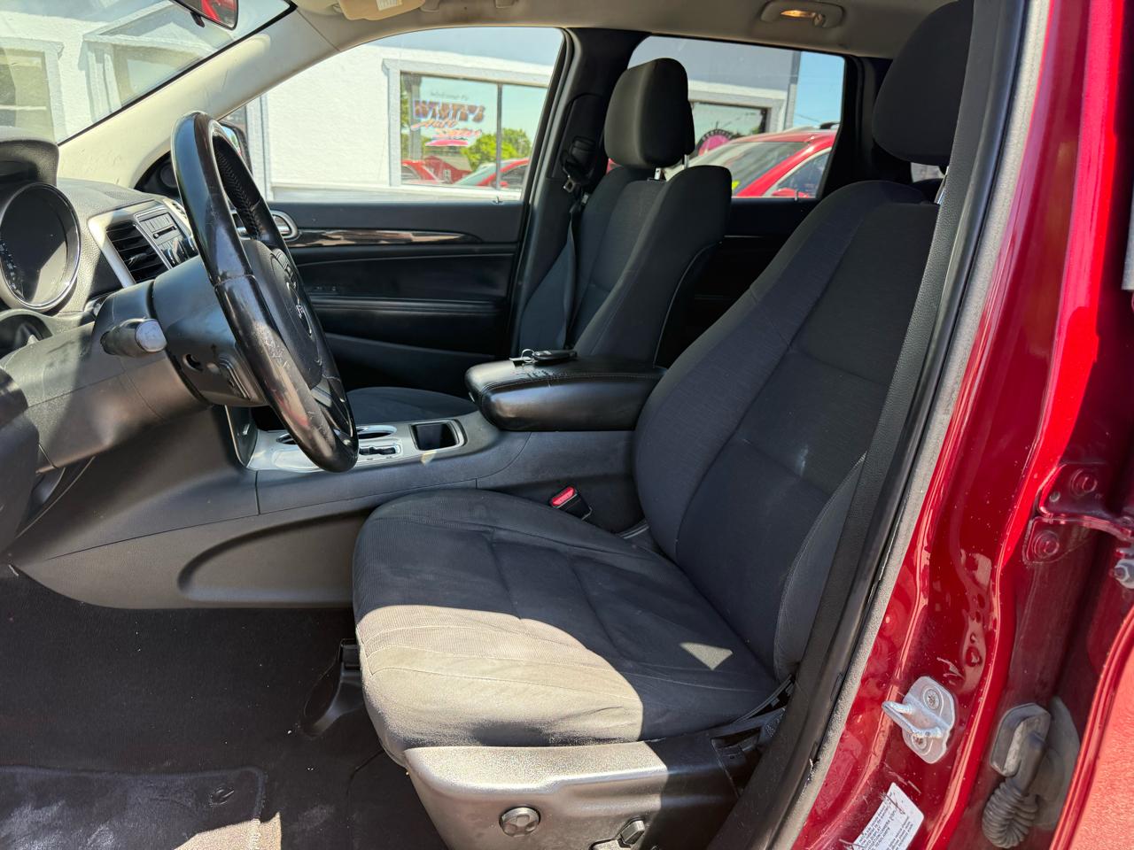 Jeep Grand Cherokee Laredo 4WD 2012