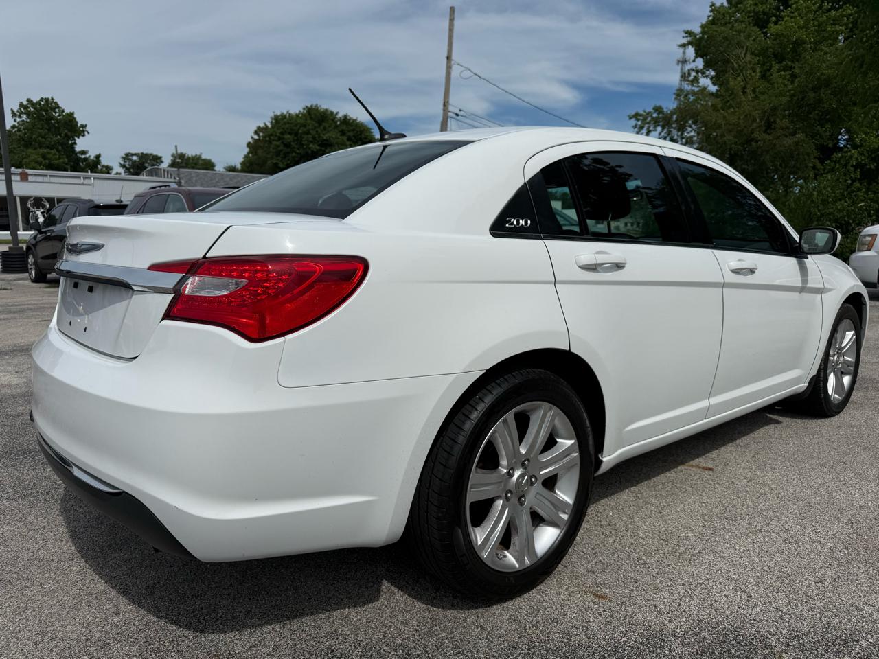 Chrysler 200 LX 2013